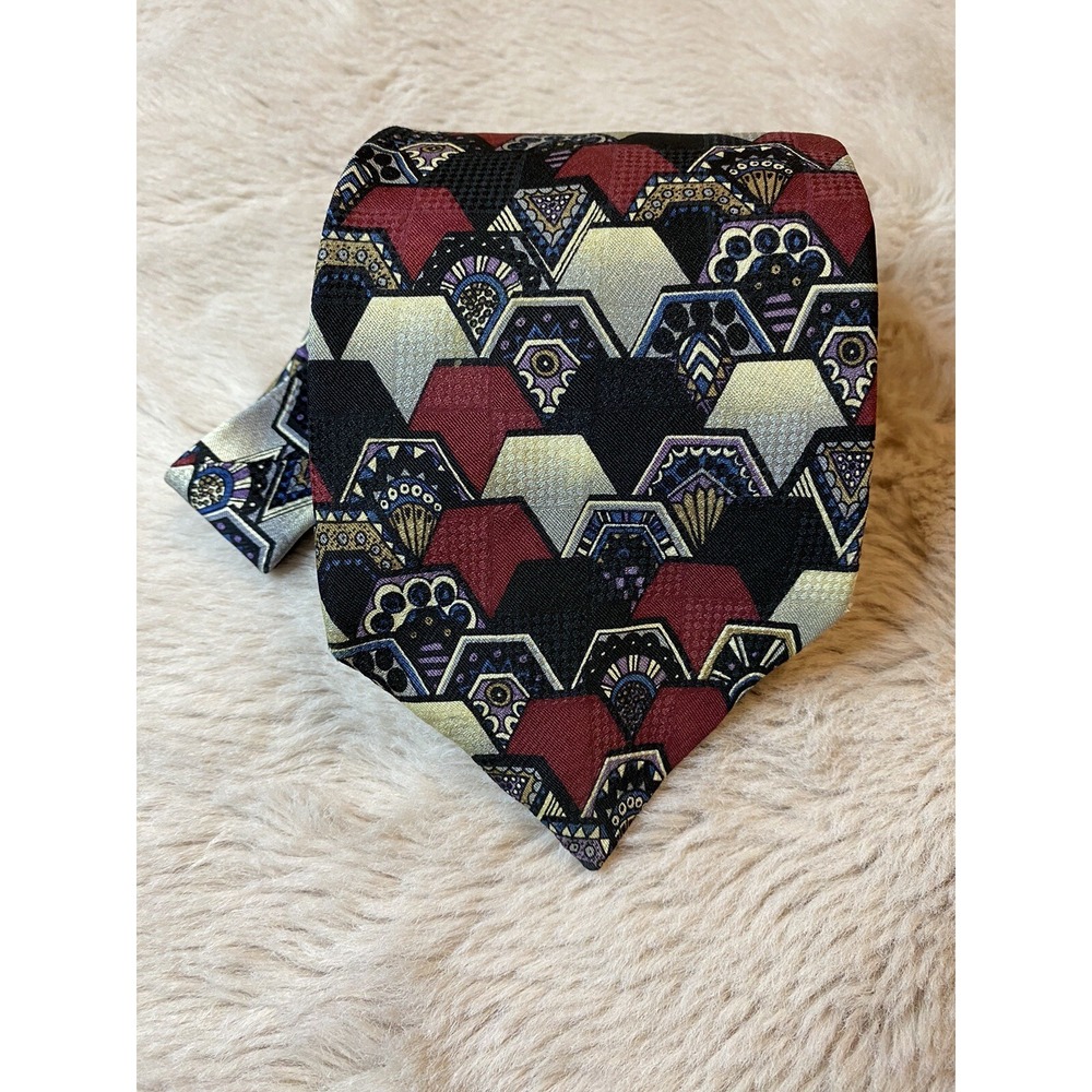 GUY LAROCHE MENS TIE SILK 100 % BURGUNDY BLACK WHITE BROWN 4 X 59 Made In Canada